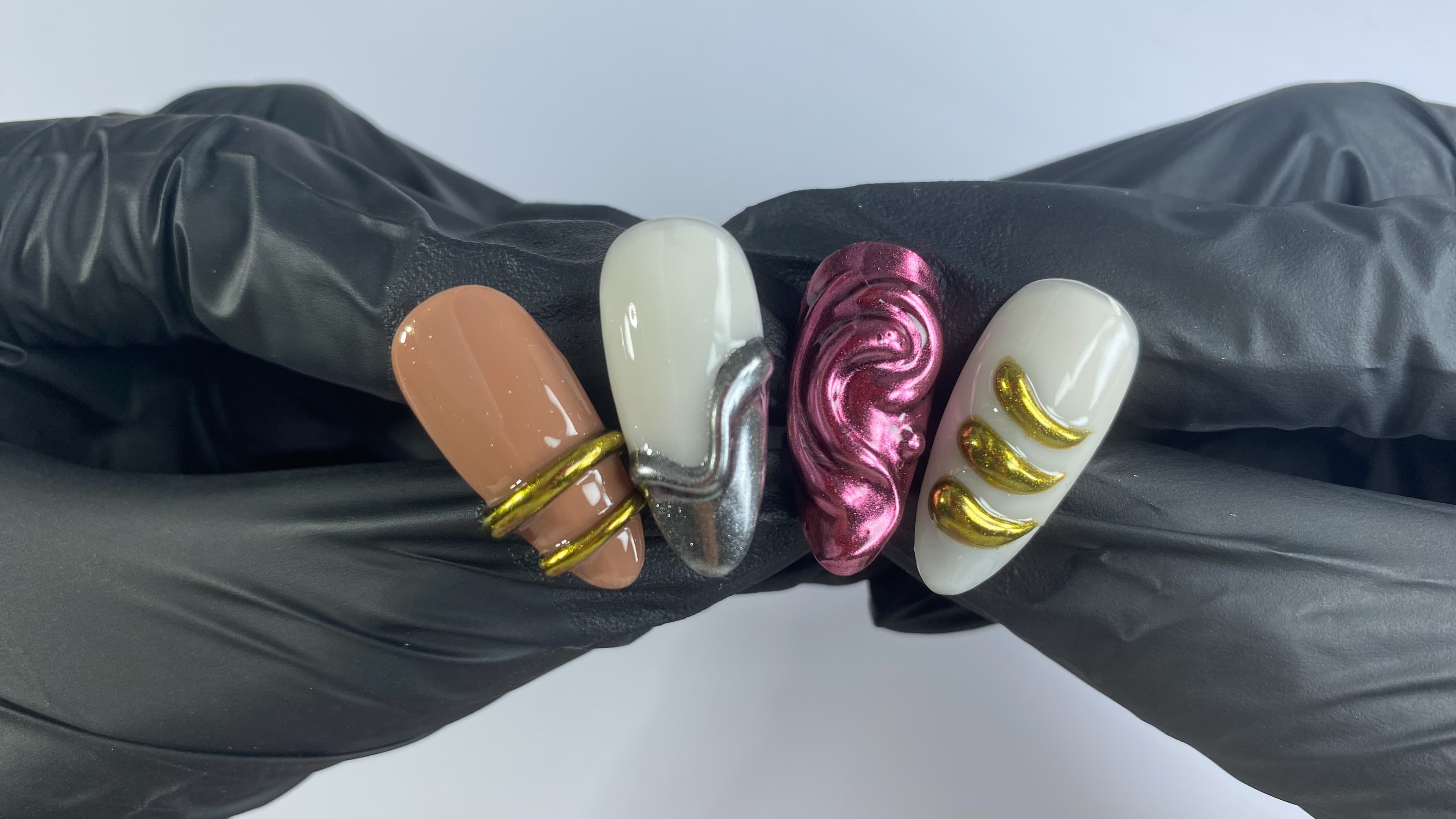 Painel mostrando o que a aluna vai aprender no curso Nail Art na Prática